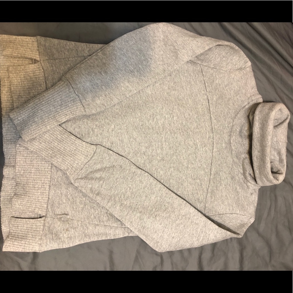 Women’s funnel neck yoga sweater